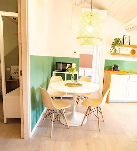 Corte 1 Con Parcheggio Gratuito 아파트